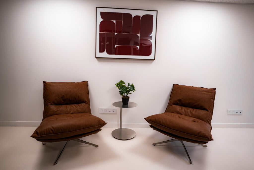 Coin détente avec fauteuils en cuir au Silicone Valley